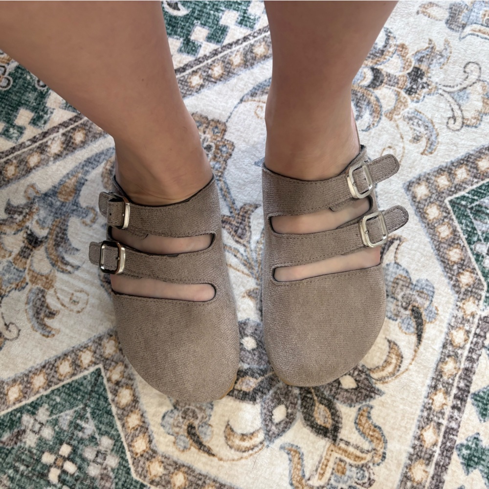 Slip on clog